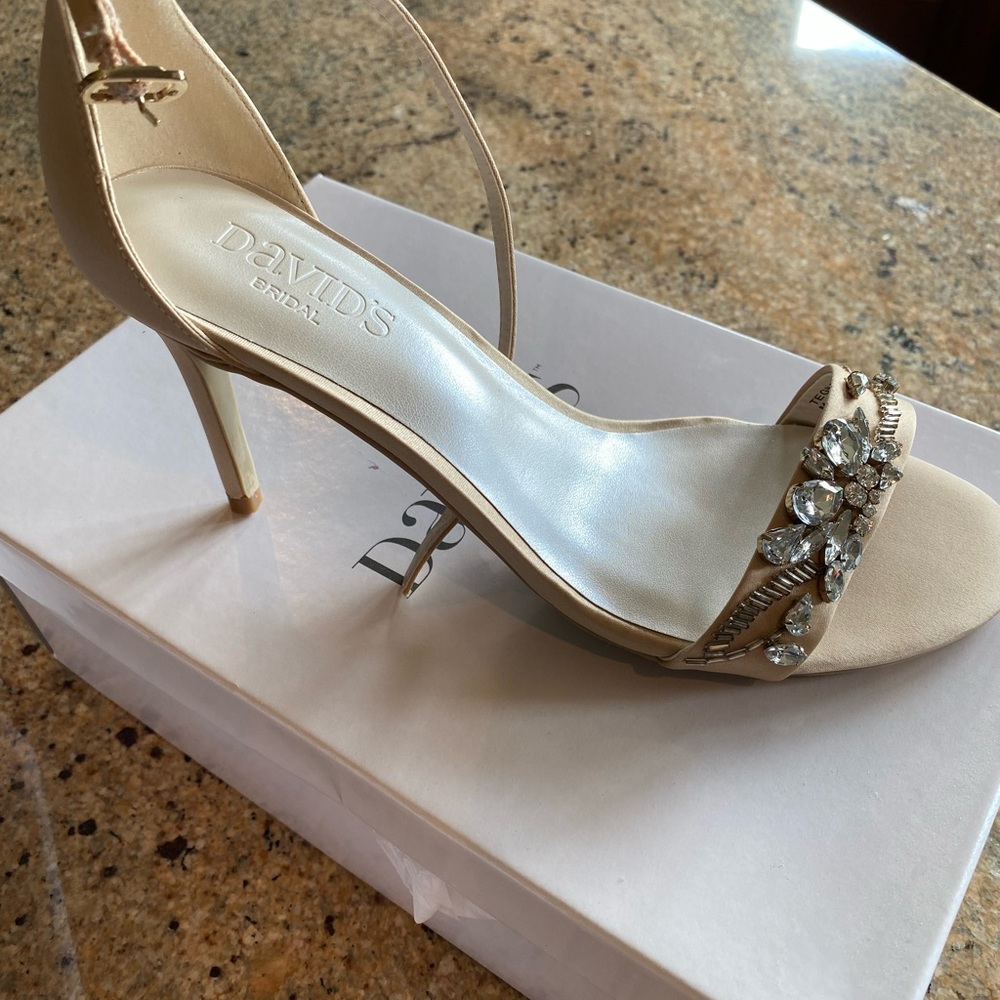 David bridal brand new high heels, Champaign - Picture 2 of 2